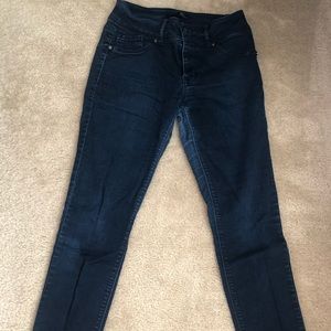 Blue, stretchy vintage jeans. Women’s Size 8US